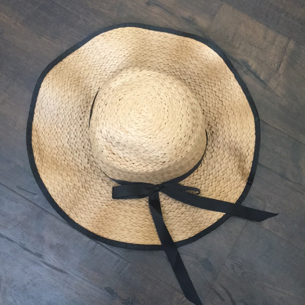 Tan floppy hat